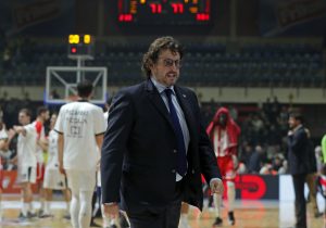 ZANIMLJIV DOGAĐAJ PO ZAVRŠETKU DERBIJA: Zvezdin košarkaš jurio Trinkijerija posle meča (VIDEO)