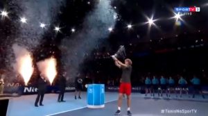 ZAVRŠNI MASTERS U LONDONU: Aleksander Zverev odličnu sezonu krunisao pobedom nad najboljim na svetu (VIDEO)
