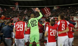 KADA ĆETE OVO NEGDE VIDETI: Navijači Liverpula ovako su pozdravili igrače Zvezde! (VIDEO)