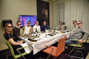 ‘GLE, KO DOLAZI NA VEČERU’: Lepo prednovogodišnje druženje Partizanovih fudbalera (VIDEO)