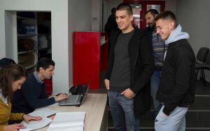 IZBORI U ZVEZDI: Legende, čelnici, igrači – svi su na biračkom mestu (FOTO)