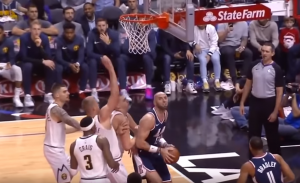 GORTAT OSUO PALJBU PO JOKIĆU: Pa on je najveći floper, ima 140 kilograma i samo pada po parketu (VIDEO)