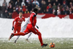 KO SE BOJI SNEGA JOŠ: Atomskih sedam minuta, Zvezda vodi 2:1! (VIDEO)
