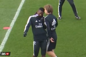 UDARILA GA SLAVA U GLAVU: Modrić na treningu nasrnuo na mladog saigrača (VIDEO)