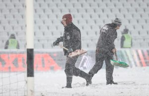 SNEŽNE ČAROLIJE: Loše vreme odlaže Superligu – Partizan i Mačva igrali, a da li će i ostali?