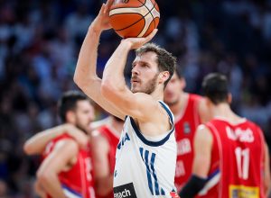 HLADAN TUŠ ZA ‘VRELINU’: Dragić mora na operaciju kolena