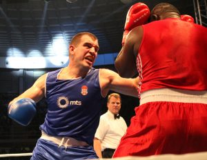 ZLATNA RUKAVICA: : Vladan Babić najbolji u Čairu!