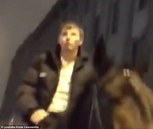 ‘OBRNUO IGRICU’: Aršavin ponovo u žiži – posle burne noći u striptiz klubu, jahao konja po centru Sankt Peterburga, ali to nije sve