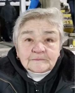 LJUBAV NA DELU – BAKA OD 82 GODINE: Dolazim na svaki meč Partizana, idem i na gostovanja (VIDEO)