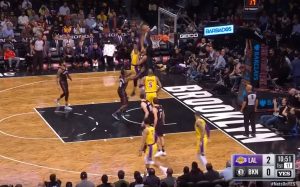 RAMPA ZA LEBRONA: Jedan od najboljih košarkaša današnjice dugo će pamtiti ovu blokadu (VIDEO)