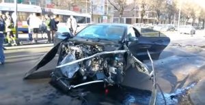 KAO IZ FILMOVA: Strašna saobraćajna nezgoda, na srpskog fudbalera sa saigračima naleteli policijaci pod rotacijom! (VIDEO)