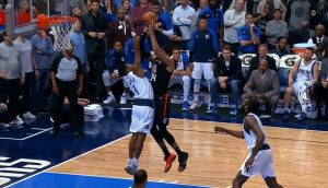 NBA: Denis Smit prvo ostao bez zuba, a onda poleteo – Derozan i Oldridž kao pola tima (VIDEO)