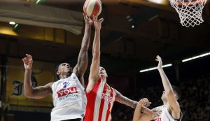 PODGORICA ZOVE: Navijači Budućnosti zajedno gledaju meč protiv Zvezde