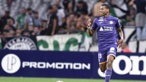 NEVEROVATNA PRIČA: Barsa pobedila Siti i dovela igrača koji je u saobraćajnoj nesreći polomio obe noge! (FOTO)