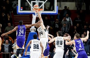 POGODAK KOJI ĆE UĆI U LEGENDU: Pogledajte koš za jednu od najluđih pobeda u istoriji ne samo Partizana, već i ovdašnje košarke! (VIDEO)