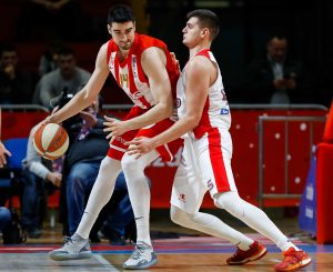 CENTAR OPRAVDAO POVERENJE: Dušan Ristić sjajnim zakucavanjima ‘budi’ Zvezdu u Zagrebu (VIDEO)