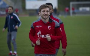 DUGOGODIŠNJA ZVEZDINA ŽELJA JE U BEOGRADU: Vezista podedlio sliku sa Marinom i podgrejao nade navijača! (FOTO)