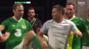 DA LI JE MOGUĆE: Incident dvojice bivših saigrača iz Liverpula na čuvenom turniru veterana u malom fudbalu (VIDEO)