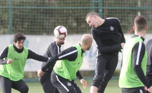 ‘UVEK TUČEM NA TERENU’: Upoznajte prvotimca Partizana sa originalnim nadimkom, o njemu će se tek pričati (VIDEO)