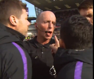 LAKI JE MALO NERVOZAN: Menadžer Totenhema u duelu sa sudijom (VIDEO)