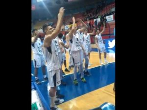 IZNENAĐENJE U ZAGREBU: Partizan imao podršku i u ‘Draženovom domu’ – navijači ‘nisu dali’ igračima u svlačionicu (VIDEO)