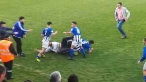 INCIDENT KAKVOM MESTO NIJE U SPORTU: Navijači napali igrače (VIDEO)