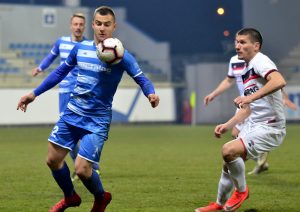 LUDILO U GORNJEM MILANOVCU: Metalac postigao gol, igrači Bačke jurili po terenu (FOTO)
