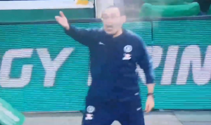 FUDBAL OVO NE PAMTI: Sari želeo da izvede golmana Kepu, ovaj to nije hteo da uradi, Italijan napustio klupu (VIDEO)