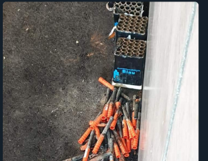 PREKINUT MEČ U ŠVEDSKOJ: Golman ogluveo nakon eksplozije pirotehnike (Foto)(Video)