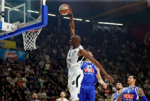 POTEZ KOJI JE ‘SLOMIO’ ŠAMPIONA: Nebeski let Bandže Sija o kom će grobari još dugo pričati (VIDEO)