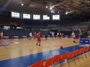 HIT NA KRK: Sveti Đorđe na terenu, igrači ne u klupskim – već u ‘srpskim bojama’, a stižu i navijači! (FOTO-UBOD)