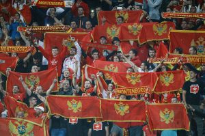 DRESOVI NISU BILI ‘SLUČAJNI’: Rukometaši Crne Gore pobedu nad Srbijom slavili sa spornom zastavom! (FOTO)