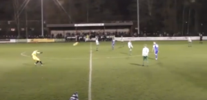 NAJVEĆI BAKSUZ NA SVETU: Golman Gisboroa je poslao loptu pred kazneni protivnika, posle nekoliko sekundi ona je bila u njegovoj mreži (VIDEO)