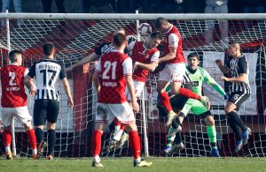 UPRAVA MORA DA VIDI VRATA: Navijači Partizana u Kruševcu istakli transparent podrške Mirkoviću! (FOTO)