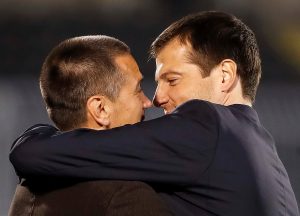 SKANDALOZNO PONAŠANJE NAVIJAČA PARTIZANA: Jezive uvrede za suprugu Nenada Lalatovića (VIDEO)