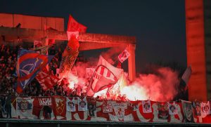 SNAŽNA PORUKA ‘DELIJA’: Navijači Crvene zvezde nisu zaboravili progon Srba sa Kosmeta (FOTO)