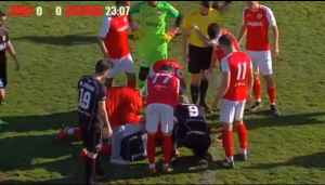 STRAVIČAN KOLAPS FUDBALERA NA TERENU: Nakon što je kolaborirao trener je izrazio žaljenje što remeti saigrače (VIDEO)