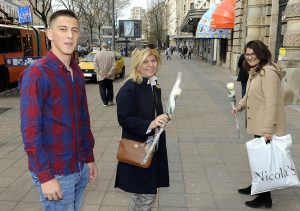 PARTIZANOV BELI SIMBOL JEDINSTVA I LJUBAVI: Ovako su fudbaleri Partizana obradovali dame za 8. mart (FOTO)