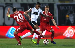 RASIZAM NA ‘KROVU’: Rikardo Gomeš meta povika – Partizan oštećen za penal?!