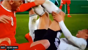 NEĆE PAMTITI DEBI PO LEPOM: Pavkov posle 24 minuta pocrveneo, čini se prestrogo! (VIDEO)