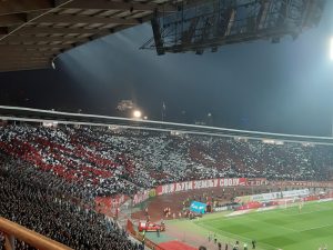 KOREOGRAFIJA ZA POČETAK: Ovako su ‘Delije’ obeležile početak derbija (FOTO) (VIDEO)