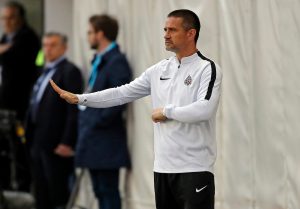 OD NEVERICE DO ŽALA I BESA: Ovako su navijači Partizana reagovali na odlazak Bate Mirkovića (FOTO)