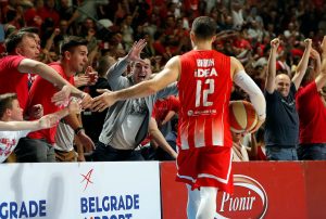 FOTO – PRIČA: Pogledajte najupečatljivije fotografije sa polufinalnog derbija ABA lige (FOTOGALERIJA)