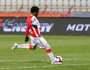 MAJSTORIJA BENA: Slobodan udarac za špice napadača Zvezde (VIDEO)