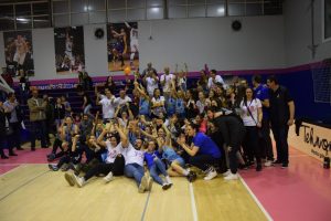 SPEKTAKL KAKAV ŽENSKA KOŠARKA NIJE VIDELA: Košarkašice Radivoj Koraća uz spektakularno navijanje savladale Zvezdu i postale prvaci Srbije!