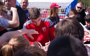 ZAGREVANJE ZA PROLETER: Veliki broj navijača i igrača Zvezde u nezaboravnom druženju na Adi (FOTO) (VIDEO)