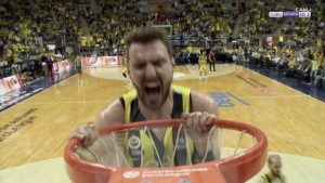 OVAKVOG GA NISMO VIĐALI U ZVEZDI: Dva brutalna zakucavanja Marka Gudurića (VIDEO)