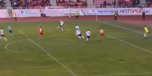 PREOKRET: Radnički vodi 3:1, drugi gol Nišlija sporan, pogledajte kako su igrači Partizana napali sudiju (VIDEO)