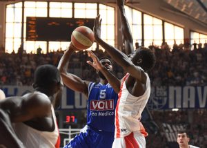 REAKCIJE NA POLUVREMENU: Ko u autobus, ko u Dunav – brutalni Zvezdaši imali šta da kažu! (TVITOVI)