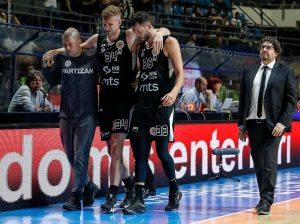 NEIZVESNOST U TABORU PARTIZANA: Lendejl jedva izašao sa terena, zglob centra ne izgleda najbolje…